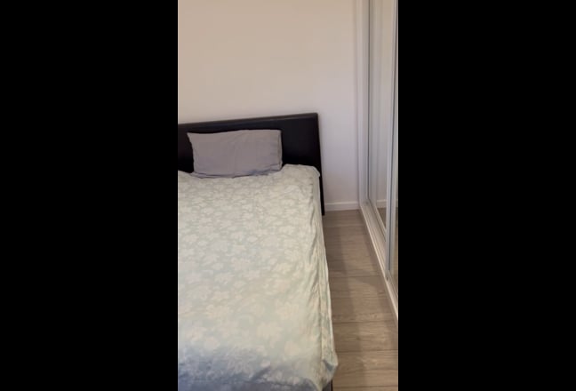 Double room in a 3 bed house  Main Photo