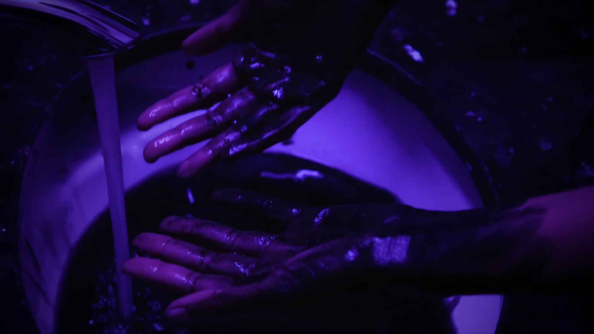 IT DOESN'T WASH OFF - Commercial Spec