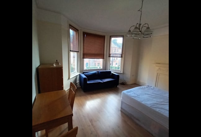  Big Bright Double Room in Maida Vale. Low Deposit Main Photo