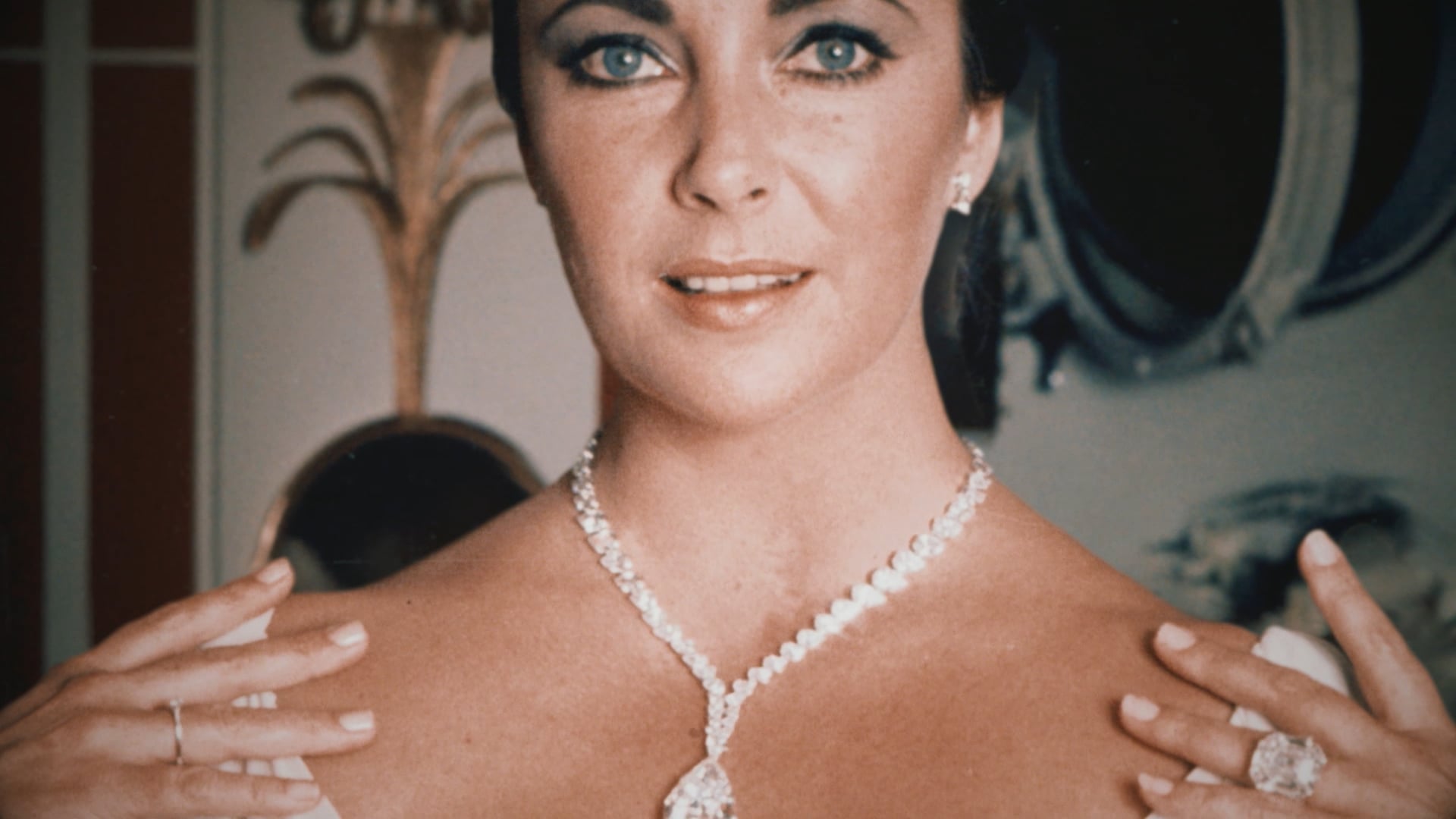 HW_LIZ TAYLOR__FINAL_ProRes422HQ_051115_1