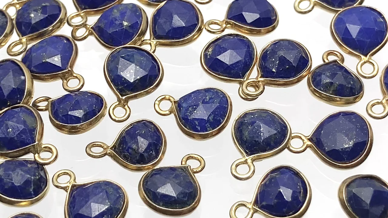 ラピスラズリ（産地・アフガニスタン） 枠留めマロンカット9×9mm 18KGP