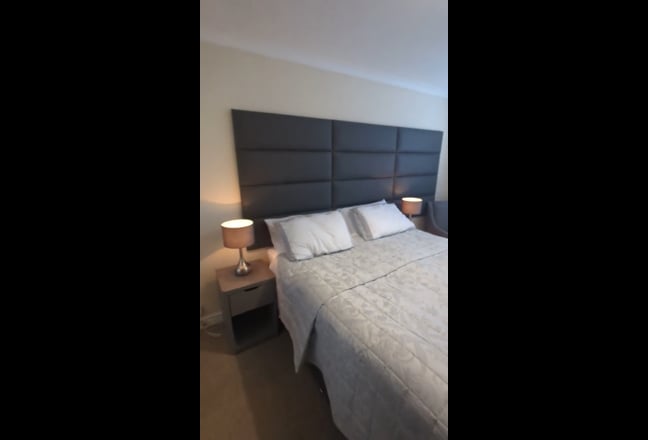 A Large Double Bedroom to Rent for a Female Tenant Main Photo