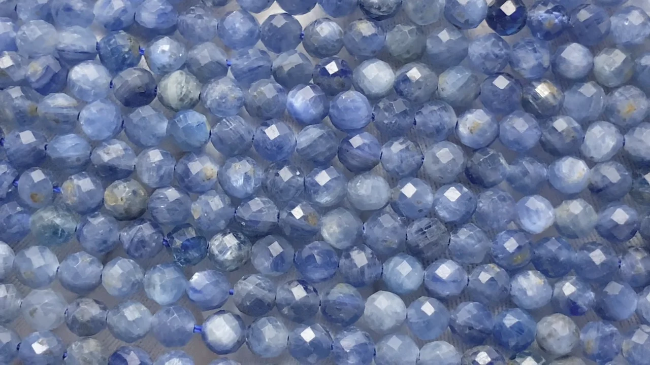 カイヤナイト ラウンドカット4mm 1連｜天然石ビーズの卸問屋・通販