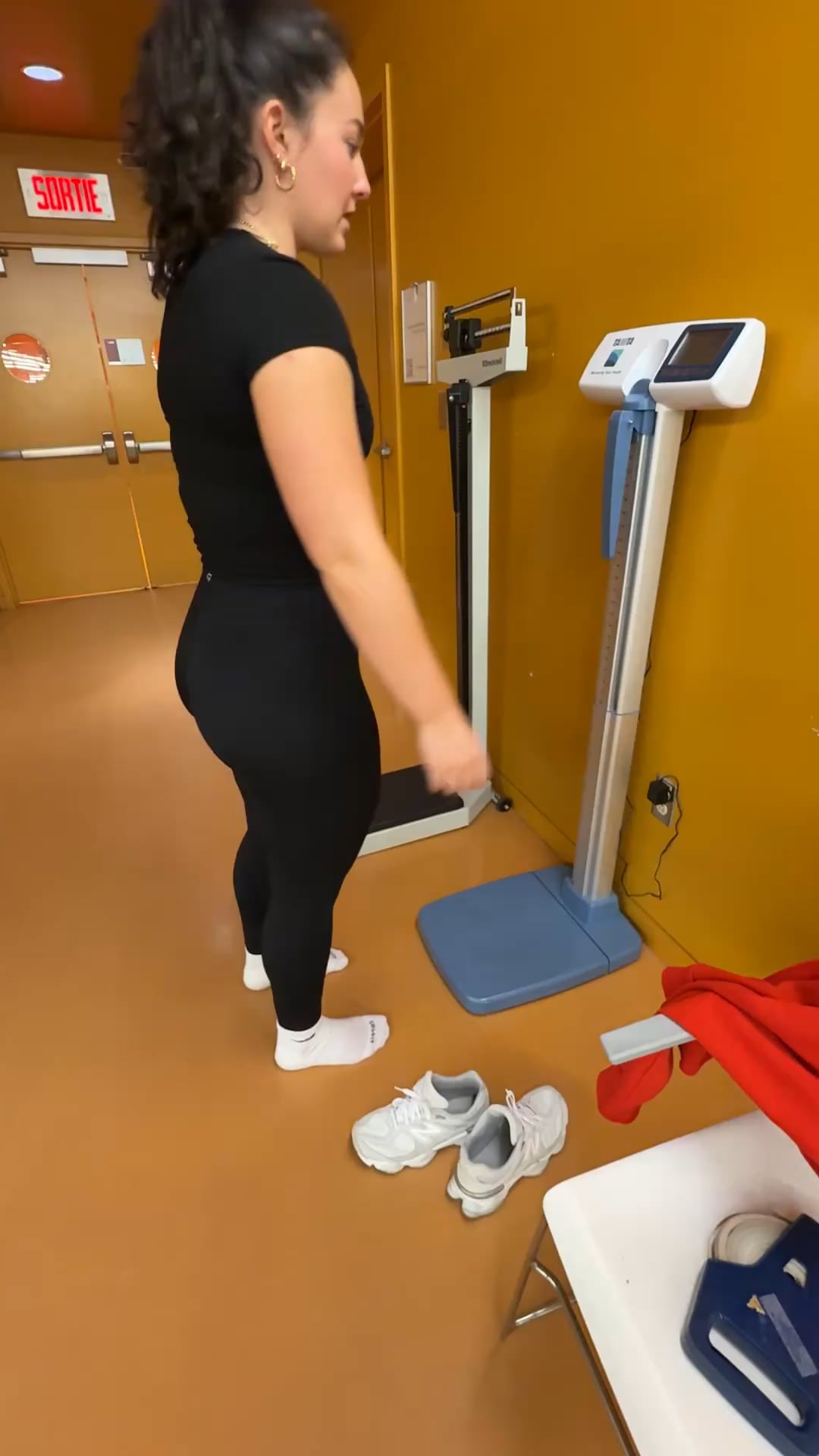 Watch sara parker's Weight: 189 pounds