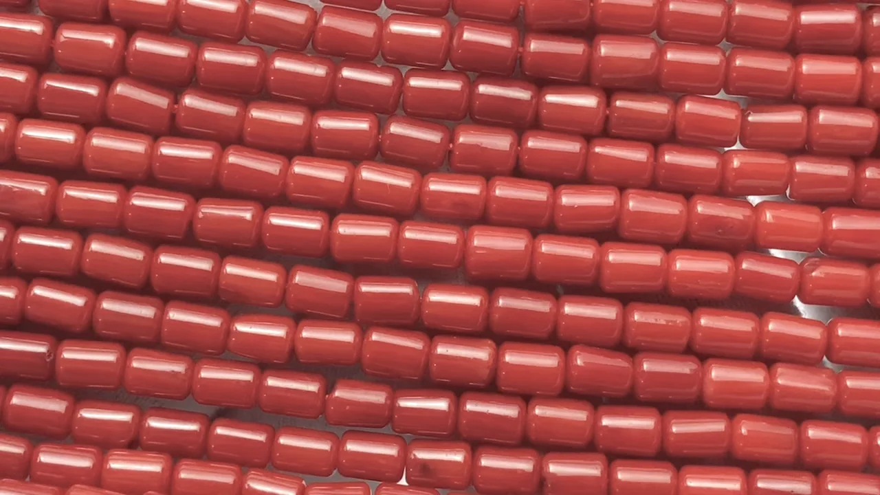 赤珊瑚・レッドコーラル（染） チューブ5×4×4mm 1連｜天然石ビーズの卸
