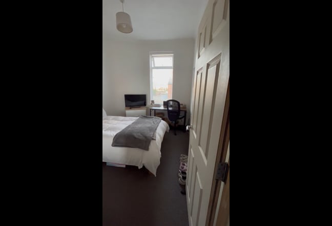 1 double room available in Heaton Main Photo