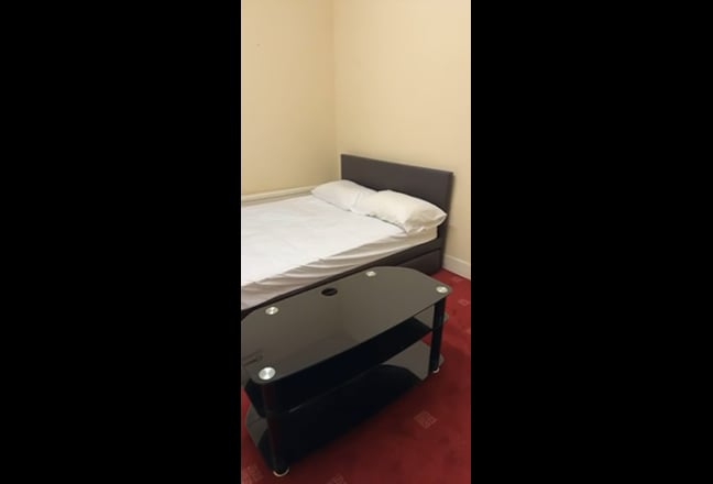 Master Bed Room for Rent for 1 Person! Main Photo