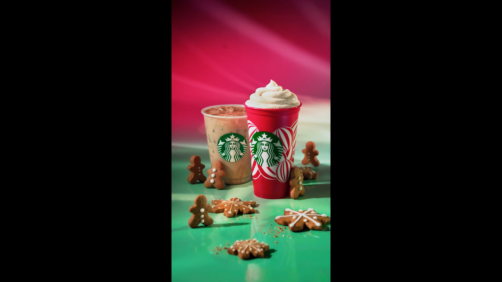 Starbucks - Festive Favourites UKEN_STARBUCKS_GINGERBREAD_DIGITAL_916AR_15s_v01 (9)