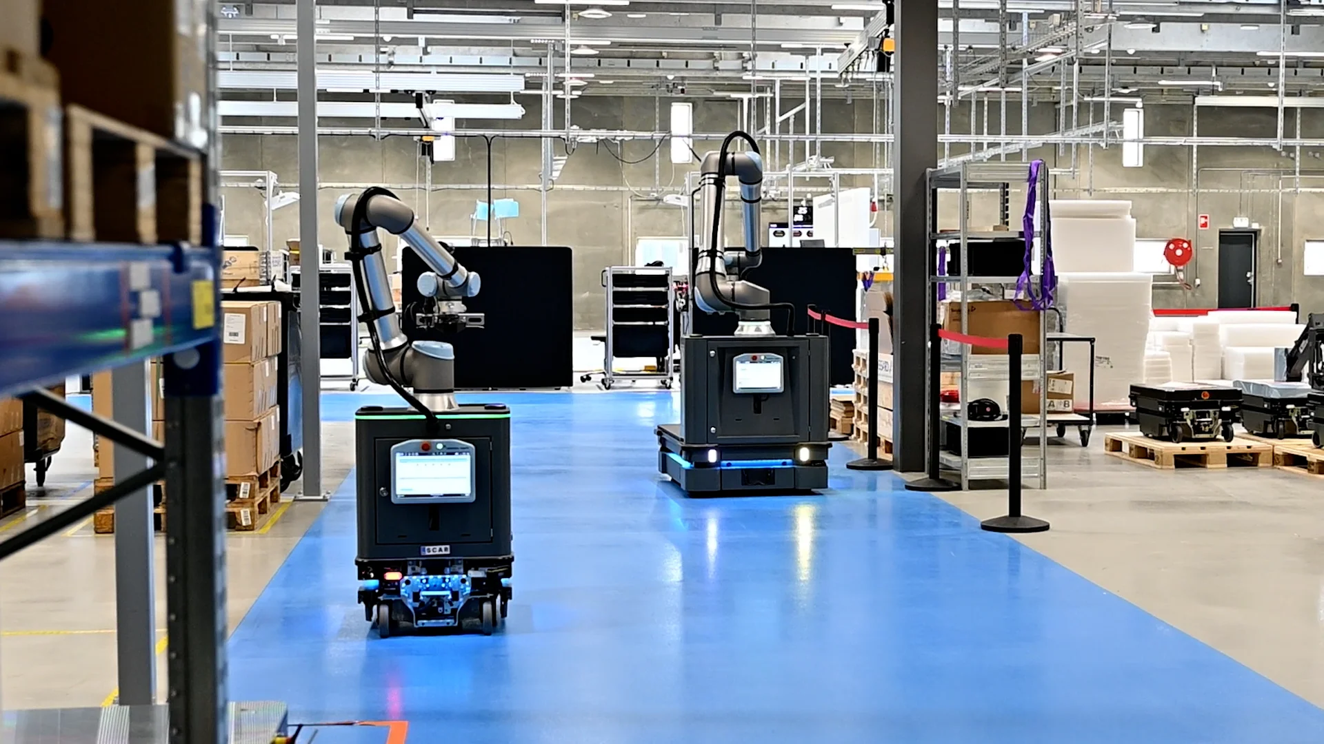 MC600 - 資材搬送からハンドリングまで対応する多用途ロボット