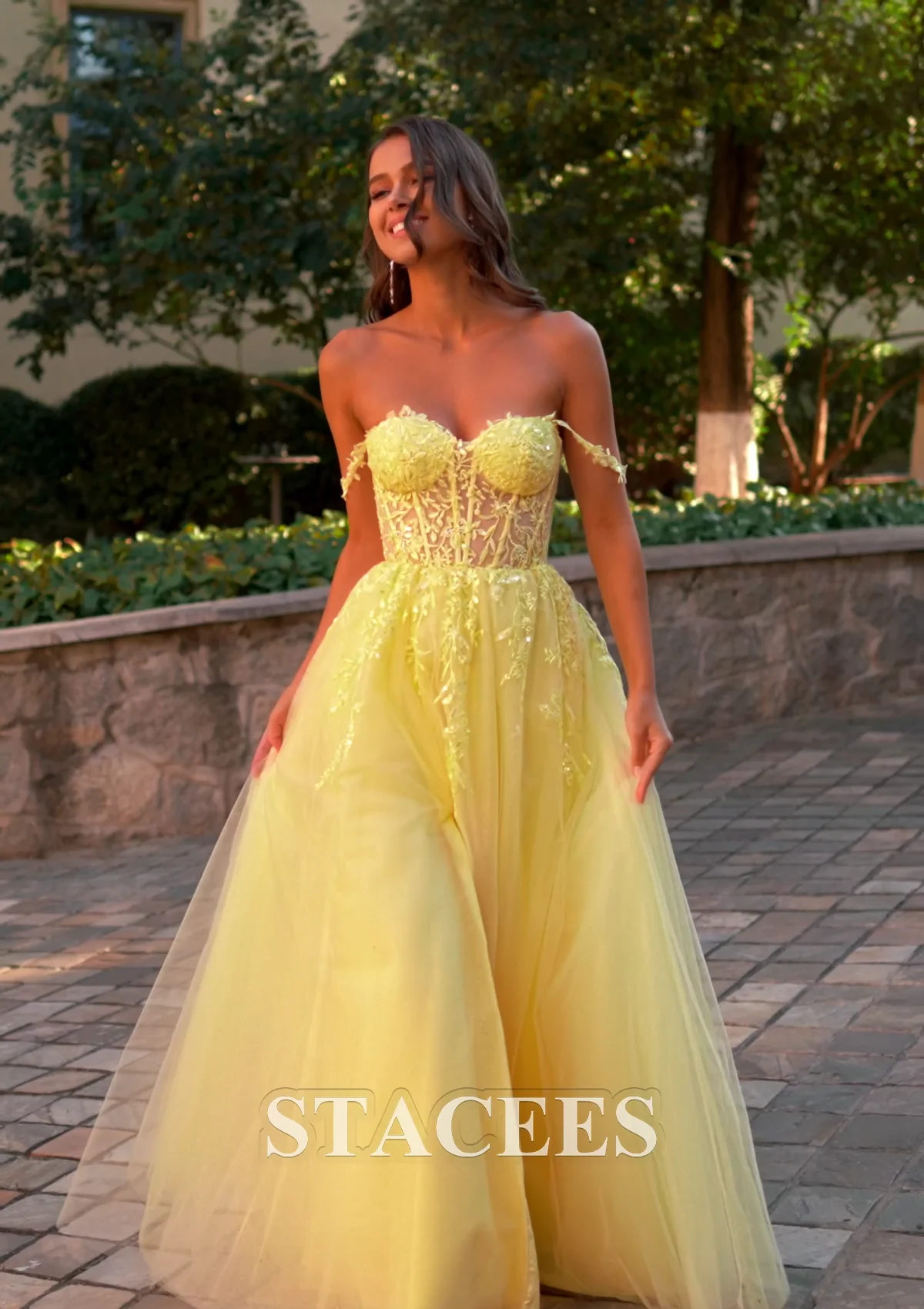 A-line V Neck Tulle Floor-Length Prom Dress with Appliqued