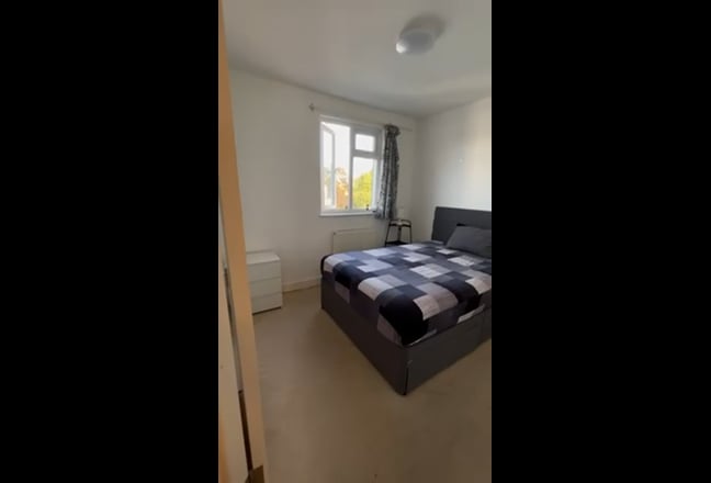 Double room in Wimbledon  Main Photo