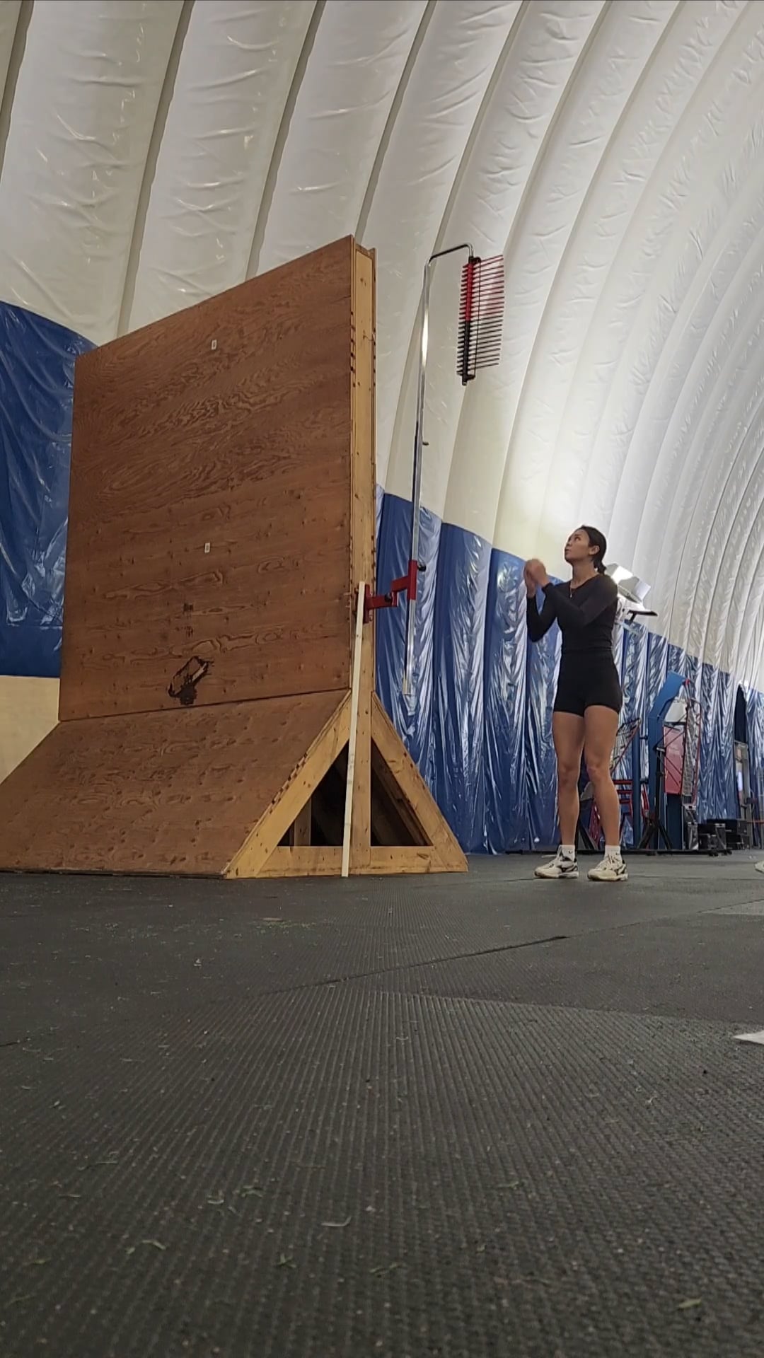 Watch jaida banks's Vertical Jump: 22.88 inches