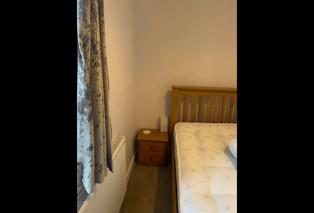 Small Double Room Available in Farsley Main Photo