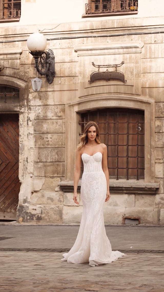 JOELLE OLIVIA BRIDAL Style #J2254 | La Femme