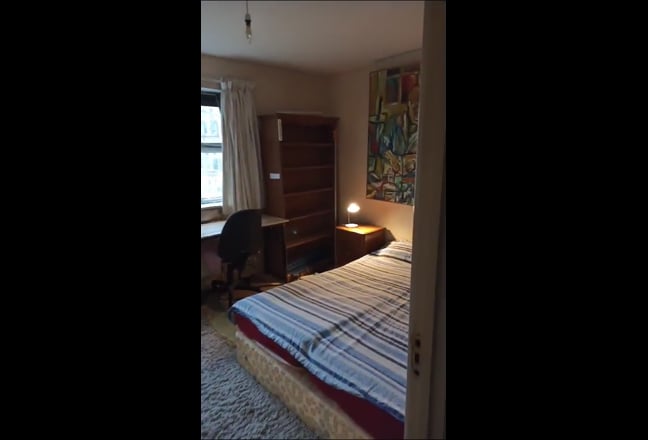 Spacious bright room zone 2 - low deposit-NoBills Main Photo