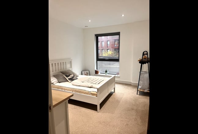 Room to let in modern East London flat Main Photo