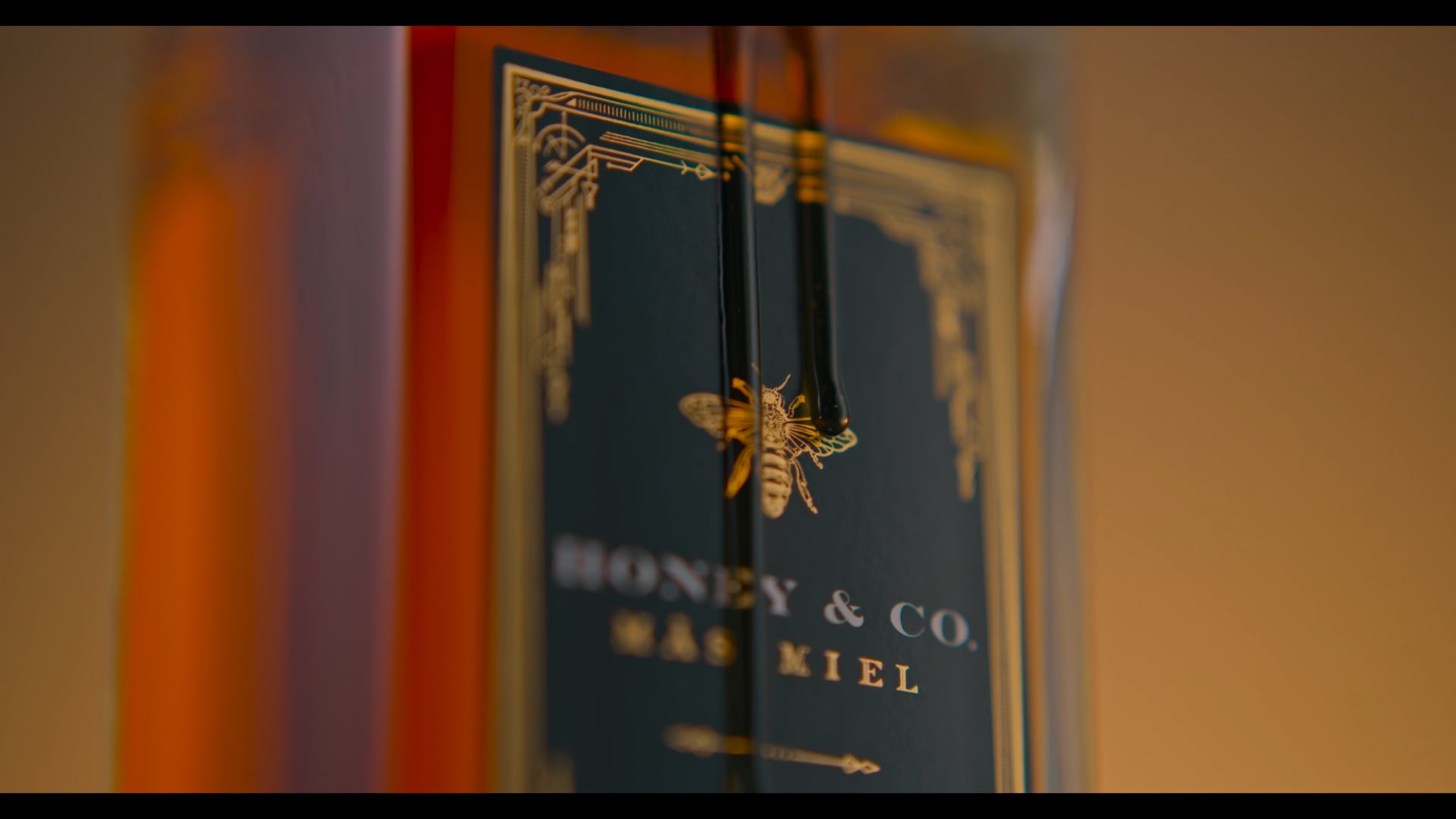 Honey & Co. Mas Miel Whiskey Ad