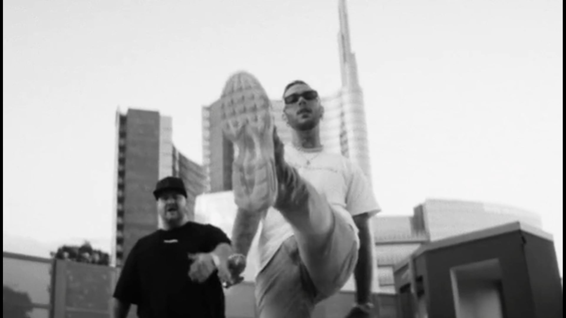 EMIS KILLA & JAKE LA FURIA - MALANDRINO