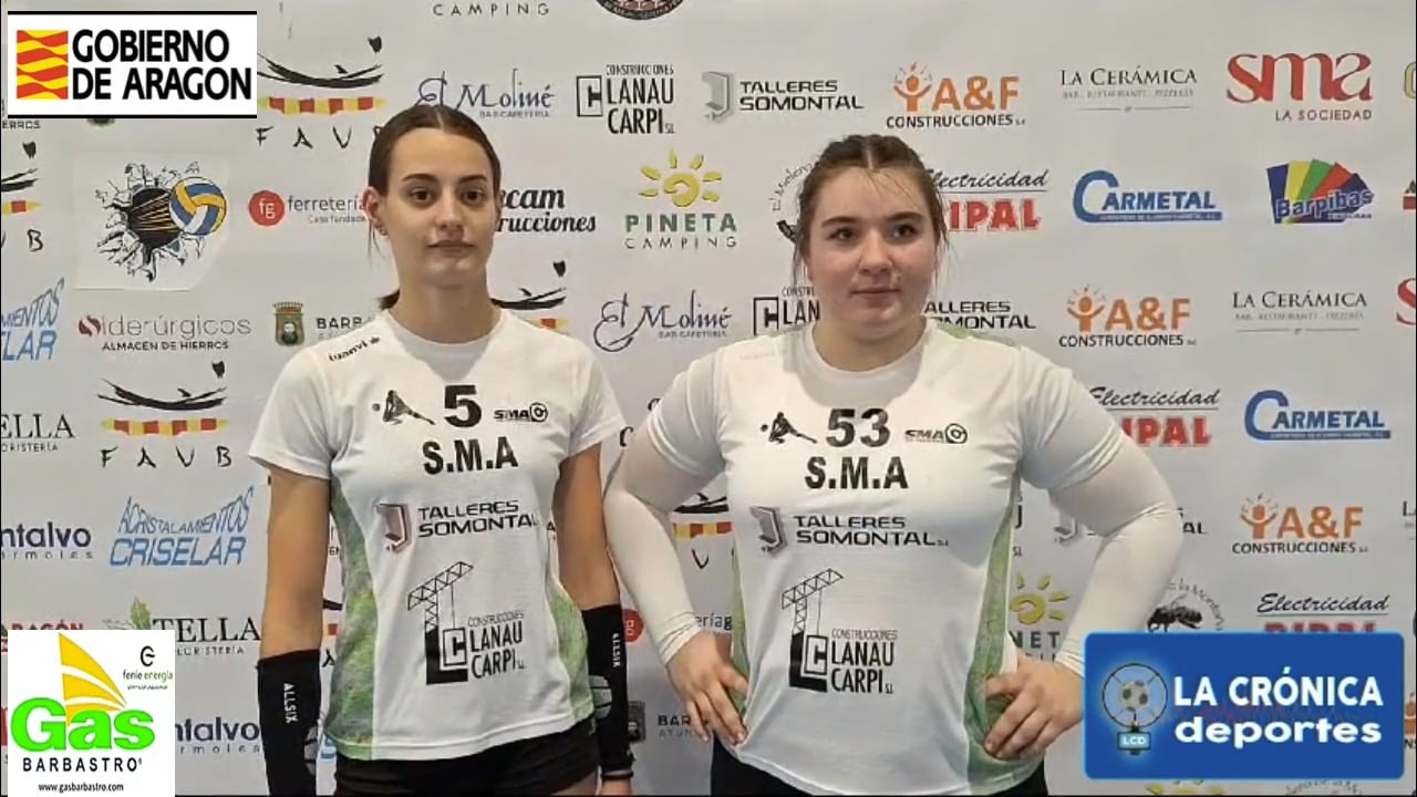 MARTA E IXEIA, FERNANDO Y TOÑO (Jugadoras y Entrenadores Equipo Voleibol Femenino SMA Barbastro) Victoria de la SMA ante CV Sansueña en un partido muy igualado que finalmente cayó del lado altoaragonés.