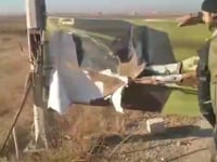 انتشار المقاتلين داخل مطار كويرس في ريف حلب الشرقي بعد تحريره من قبل غرفة عمليات فجر الحرية