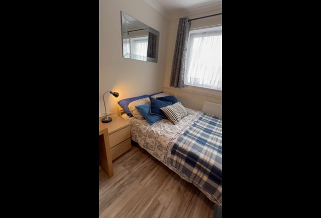 Video 1: B2: £1025 - available February 1st