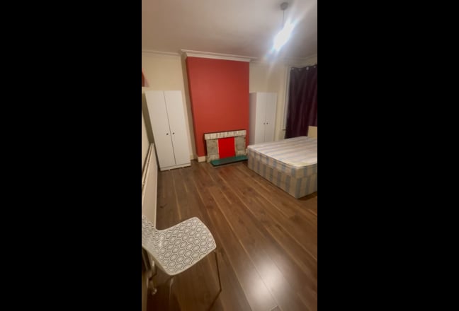 Nice, massive, lovely, bright double room Main Photo