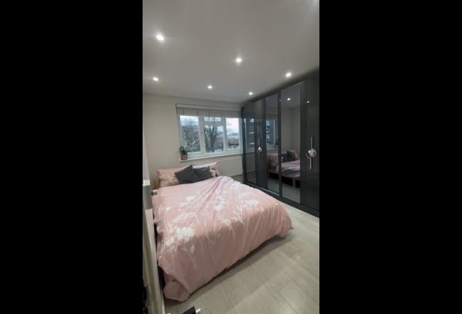 Large bedroom in Hoxton/Shoreditch Main Photo