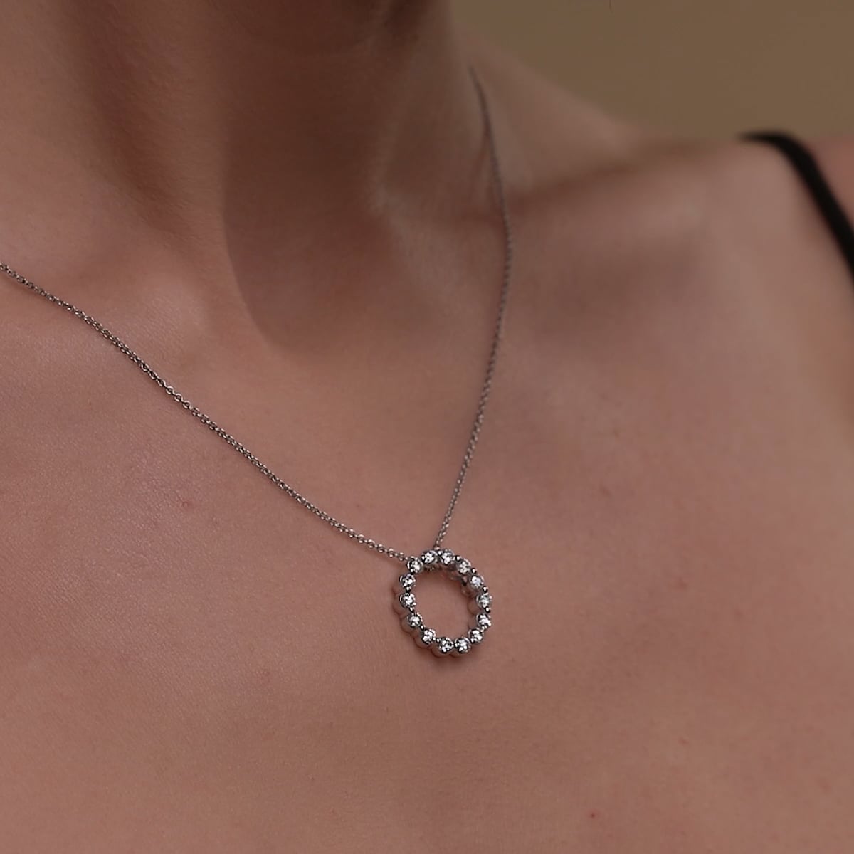 product video 2 for 1 ctw Round Lab Grown Diamond Circle Fashion Pendant with Adjustable Chain