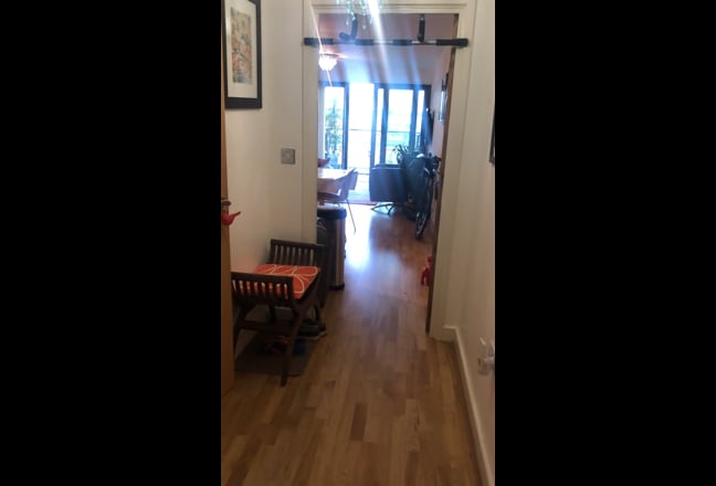 Ensuite double w/ gym, concierge & 3min tube walk Main Photo