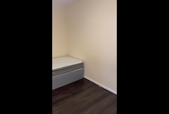 Rooms to rent near Hainault station  Main Photo