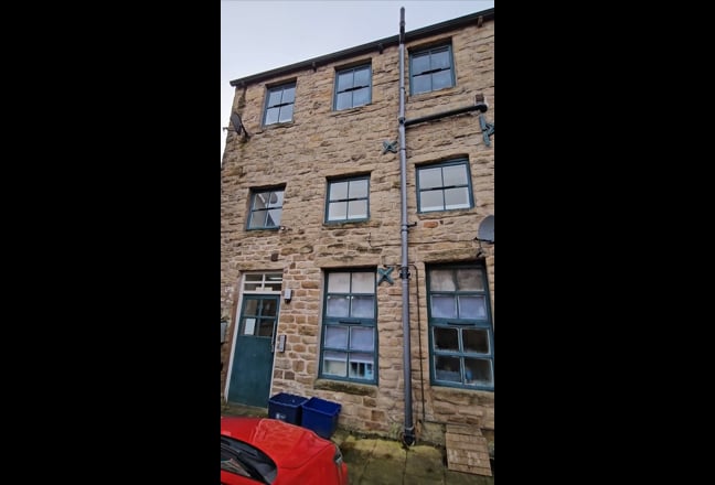 Room in Beautiful Converted Mill Apartment Main Photo