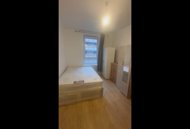 LARGE Double Rooms (x3), Liverpool Street  Main Photo