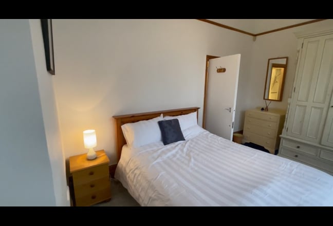 Lovely Spacious 2 Double Bedroom Garden flat  Main Photo