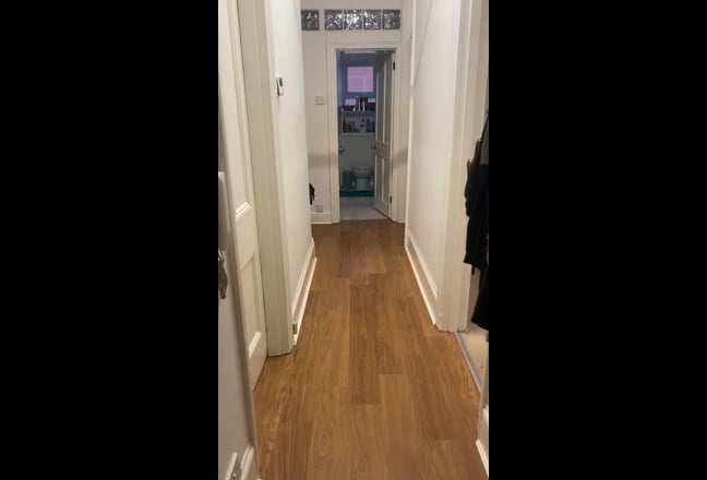 Large (10x12m) Room in Willesden Green, Zone 2 Main Photo