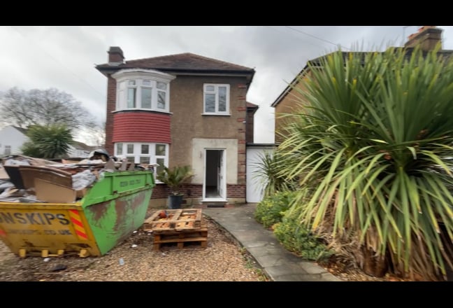 Whole detached 3 bed, 2 bath house in Wallington Main Photo