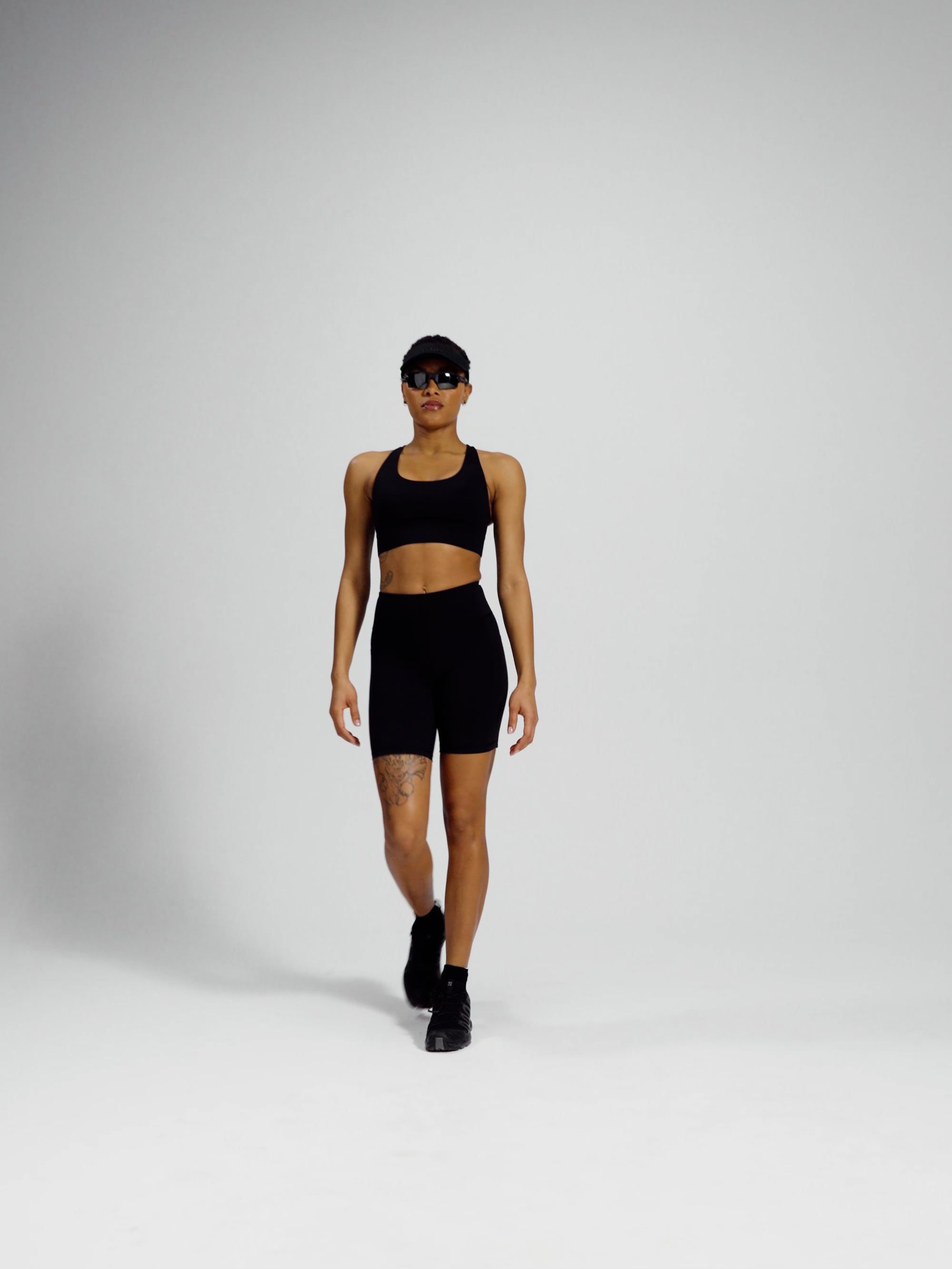 טייץ עם כיסים אורך ”8 מבד nero