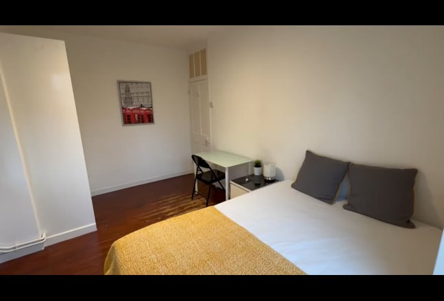 Oval tube 5min walk large room social flat share Main Photo