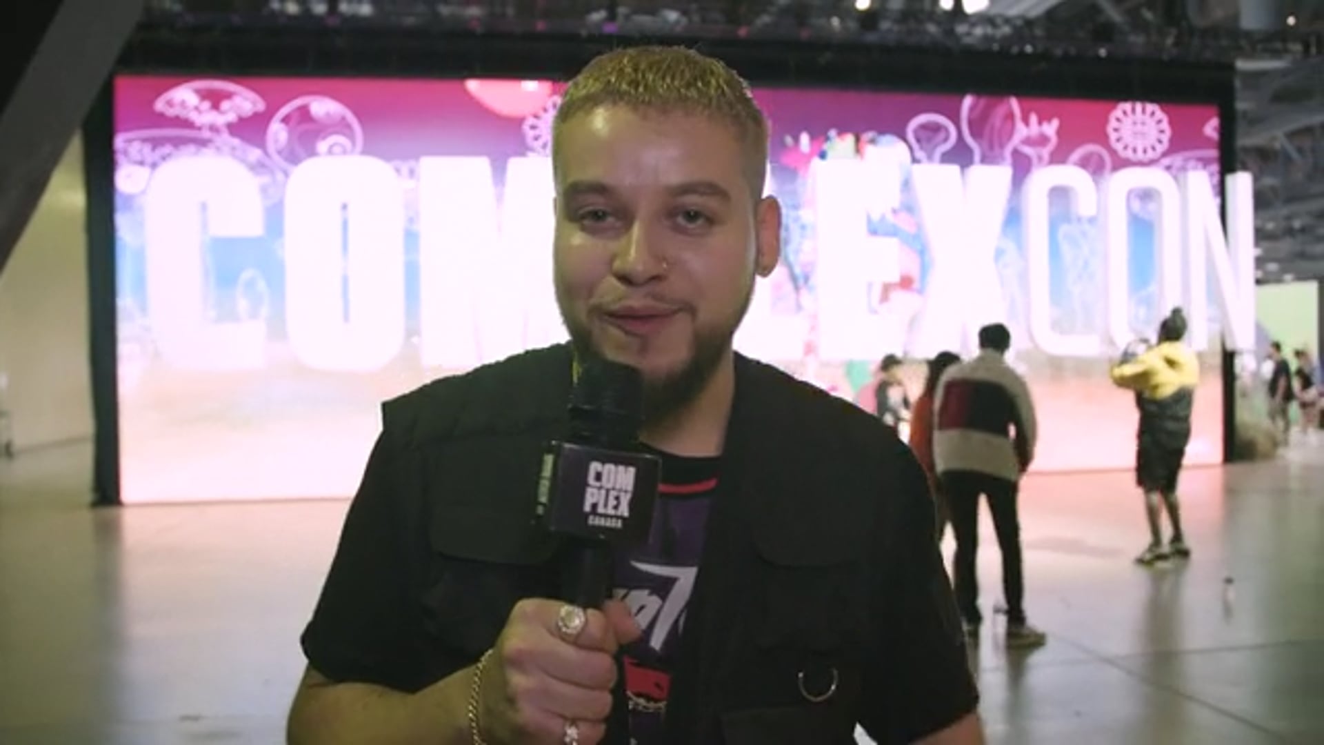 Alex Narvaez Checks Out What Sneaker Heads Are Rockin' at Complexcon