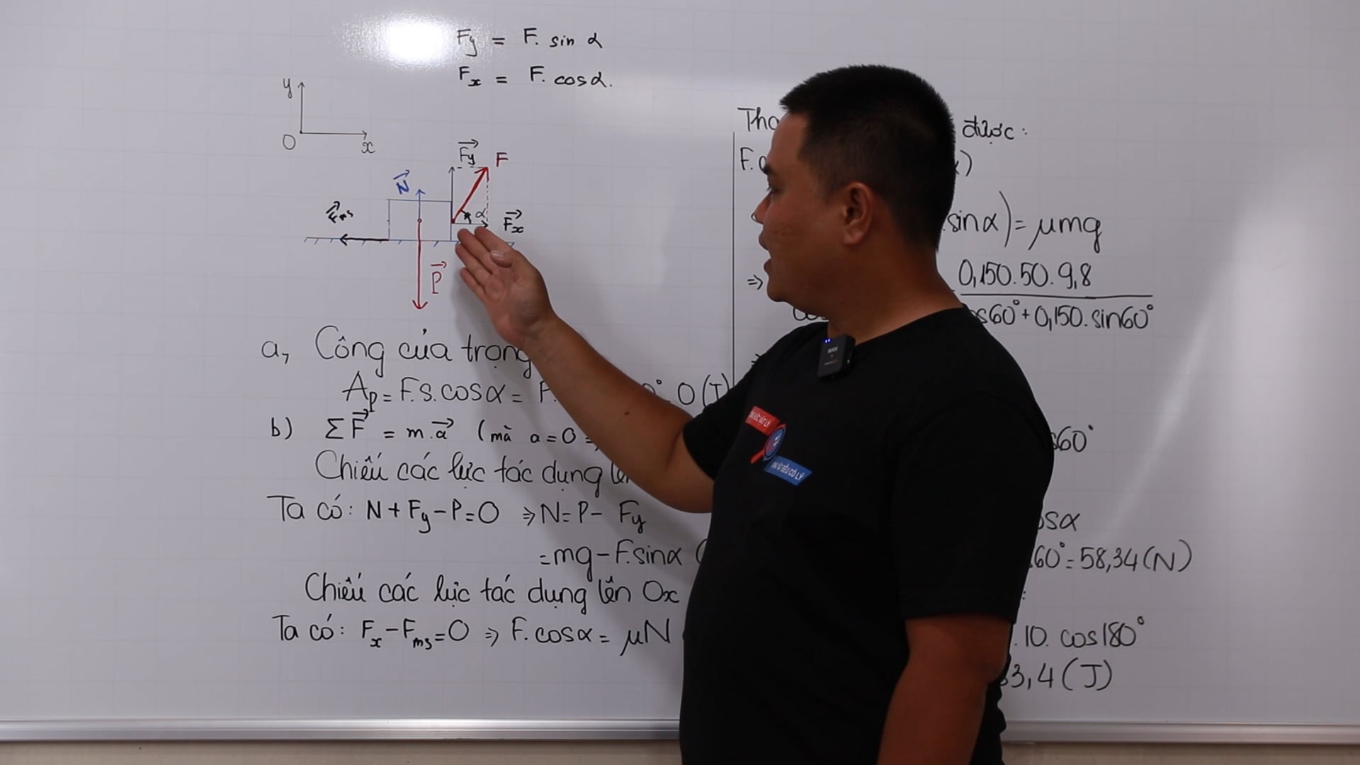 Một người dùng lực F hợp với phương nằm ngang một góc a=60^o để kéo vật có khối lượng m=50,0 kg. Tính công của trọng lực. 