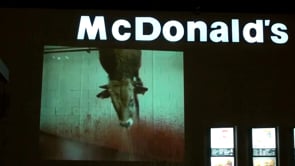 Mataderos en la fachada de McDonald’s