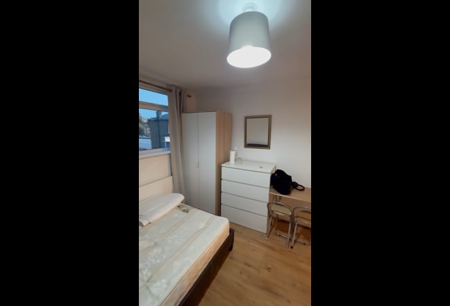 Double Room available in Hammersmith  Main Photo