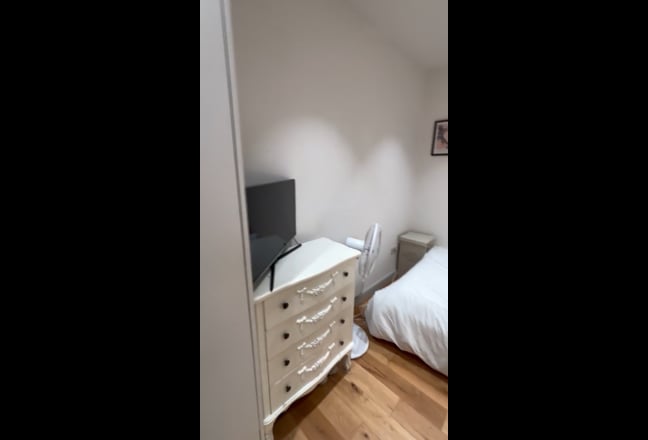 Double room available in Clapham junction  Main Photo