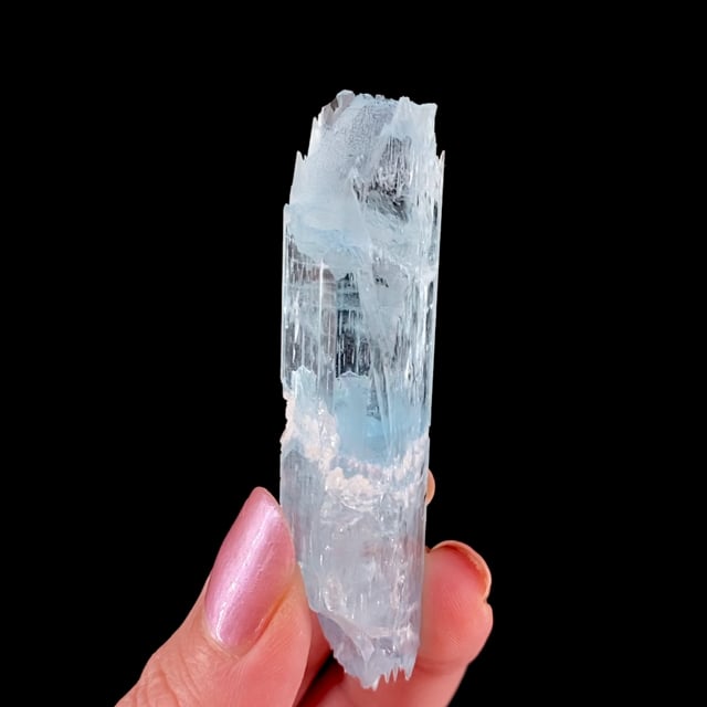 Beryl var: Aquamarine (gemmy ''floater'' cat's eye crystal)