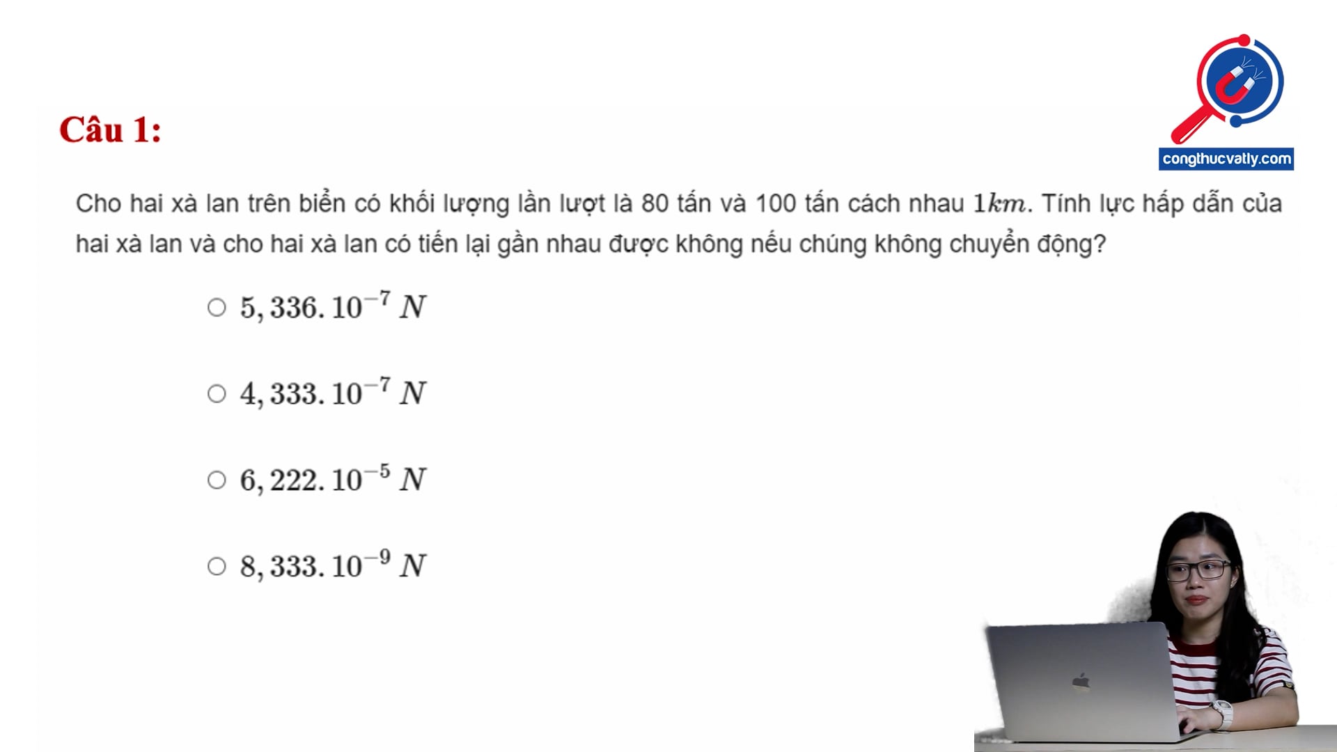 Tính lực hấp dẫn của hai xà lan