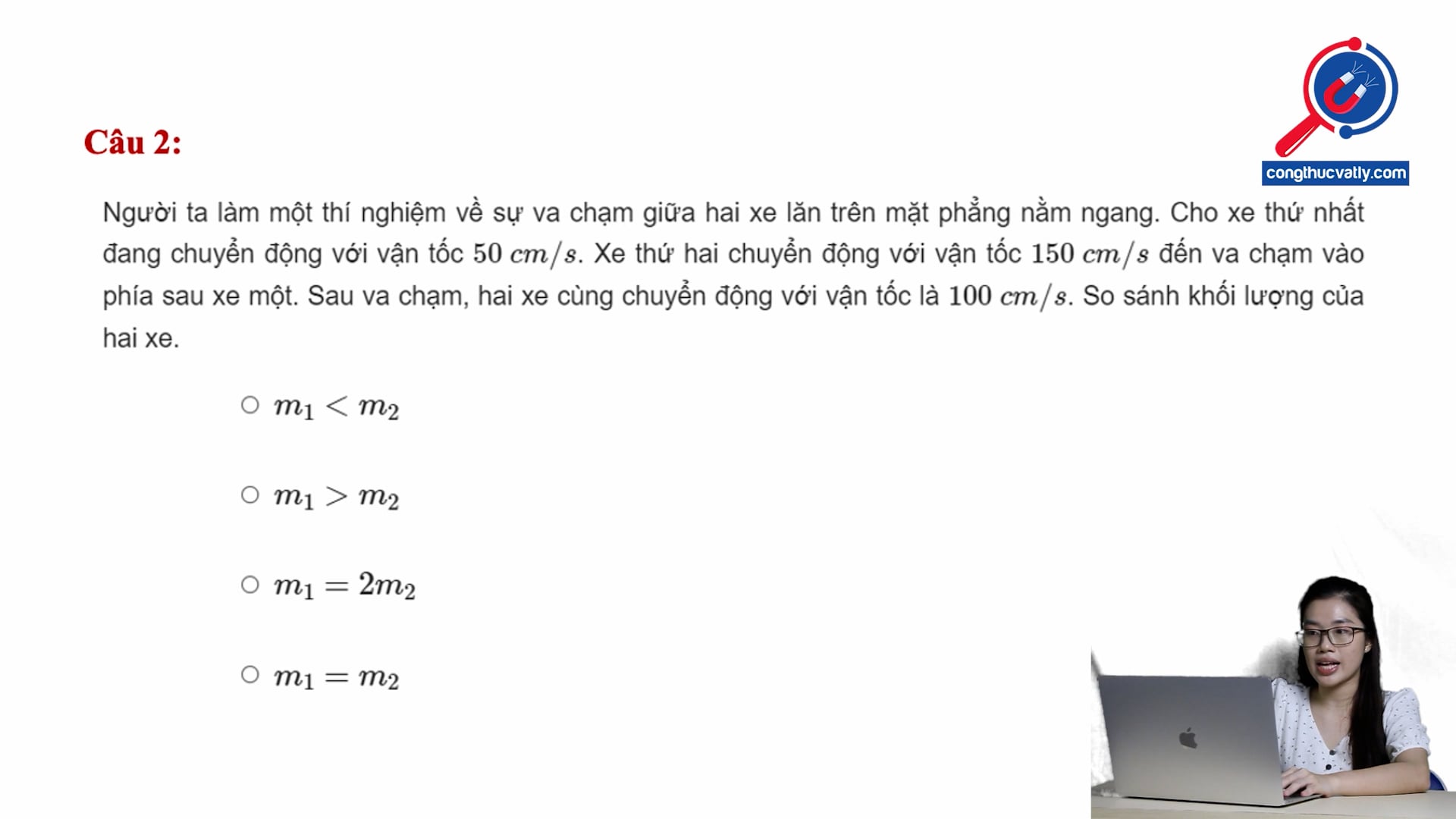 So sánh khối lượng hai xe.