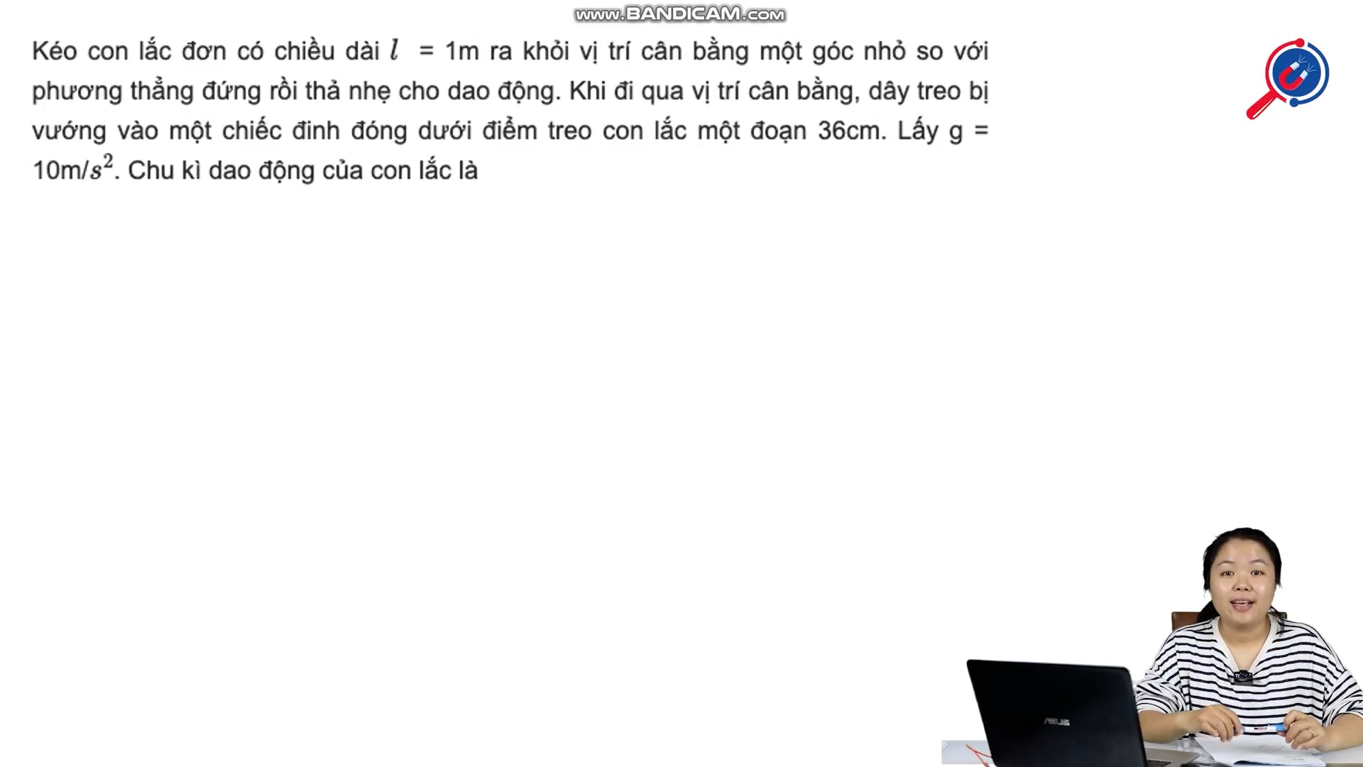 Tìm chu kỳ dao động của con lắc sau khi bị vướng đinh cách điểm treo 36cm...