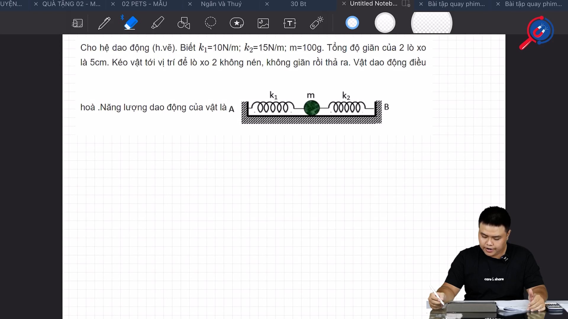 Tìm năng lượng dao động của vật biết hệ dao động như hình vẽ.