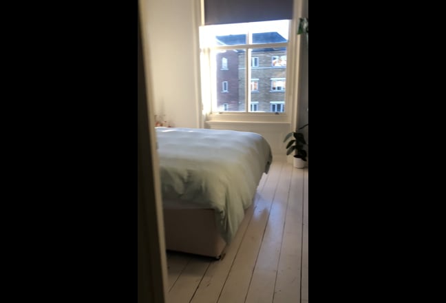 Double Room to rent in East London  Main Photo