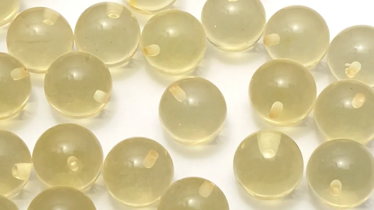 琥珀（こはく）・イエローカラーアンバー 片穴ラウンド10mm 4粒