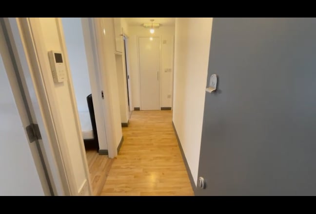 4 Bed Apartment With Large Patio In Whitechapel.  Main Photo